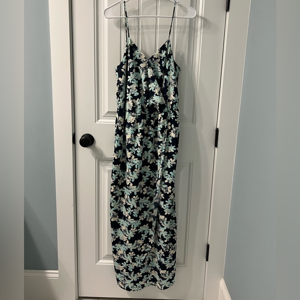 Banana Republic maxi dress. Good condition!